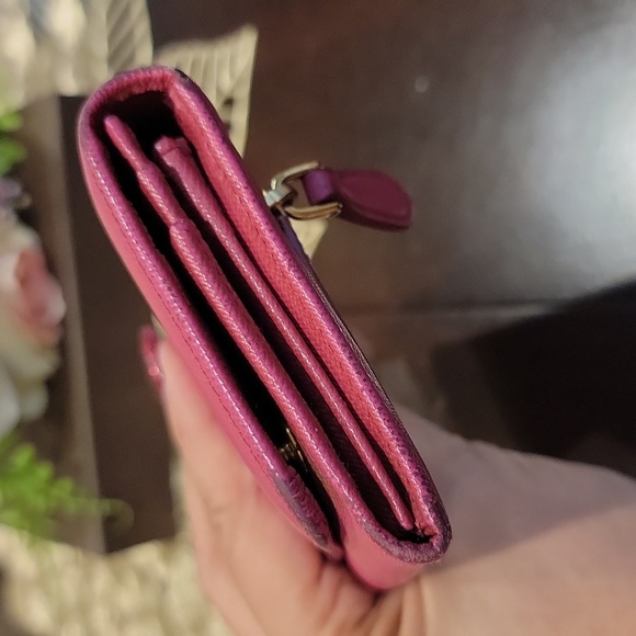 Authentic Prada Saffiano wallet - Picture 4 of 10